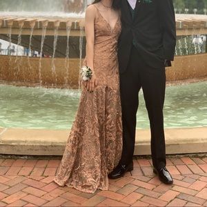 WINDSOR Gold Prom/Formal Dress